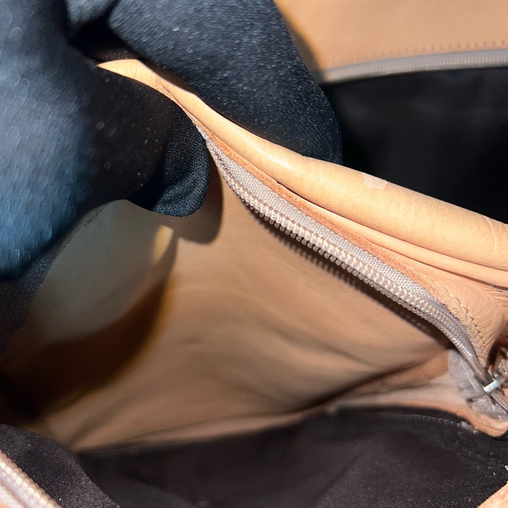 Sergios Collection Embossed Shoulder Bag - Picture 8 of 14
